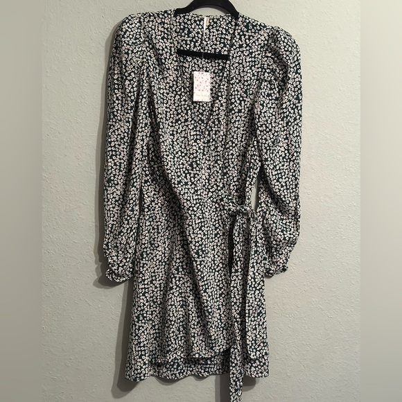 Free People NWT Green Pine Needle Combo Floral Kinsley Wrap Mini Dress - Picture 11 of 11